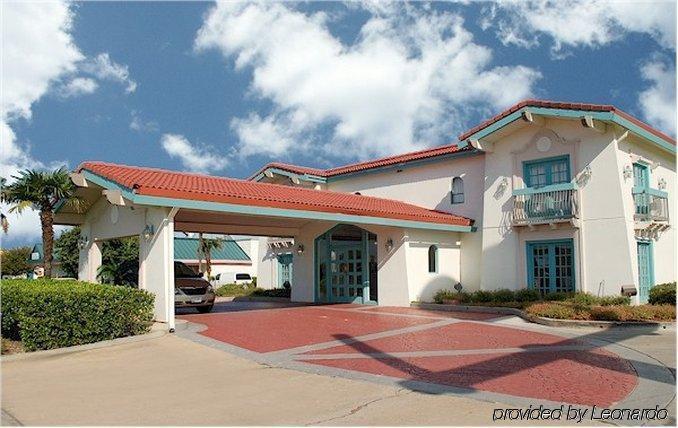 La Quinta Inn By Wyndham Clute Lake Jackson Exterior photo